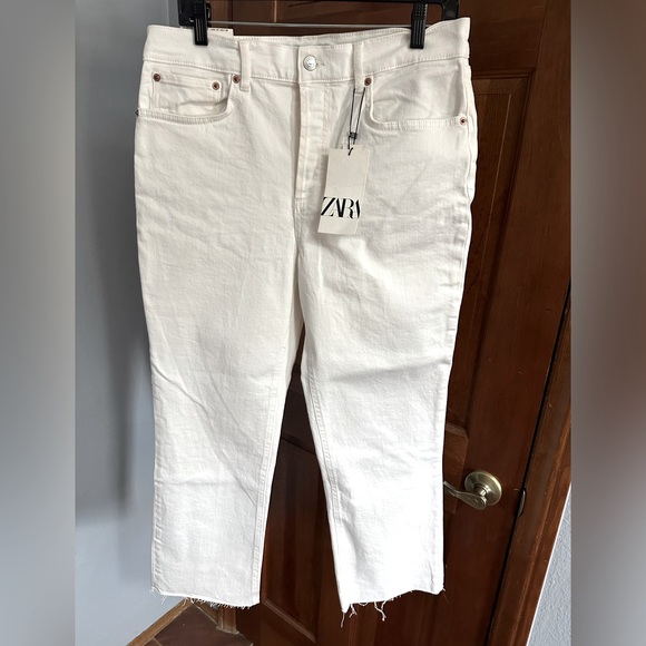 Zara Denim - Zara- White Jeans- The Dreed Flare- size 10